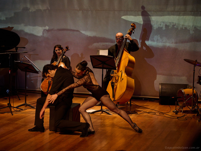 Astor en danza y canción